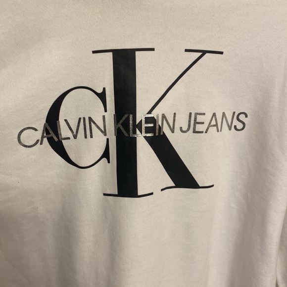 🌾Calvin Klein Crop Sweatshirt🍃 - Picture 3 of 7
